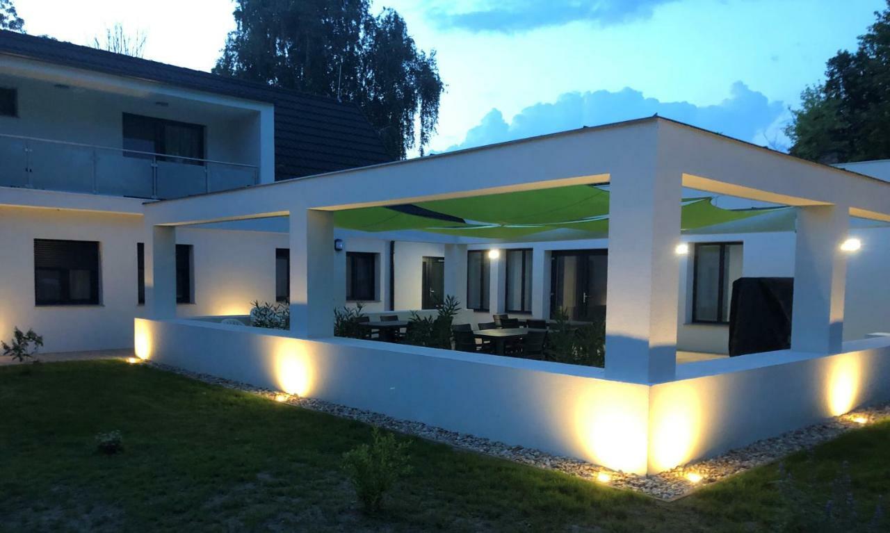 Duna Vendeghaz Hotel Fadd-Dombori Exterior photo