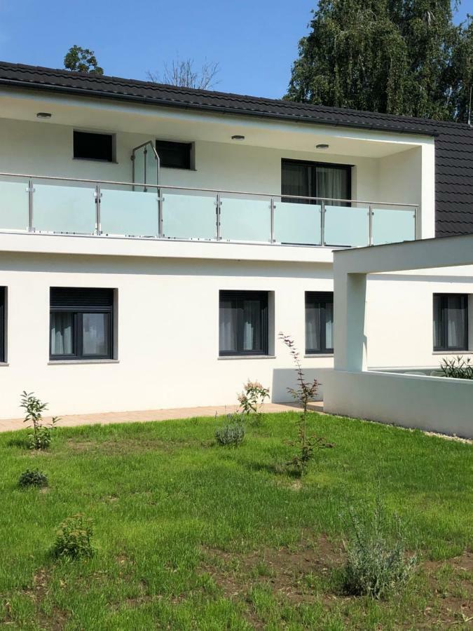 Duna Vendeghaz Hotel Fadd-Dombori Exterior photo